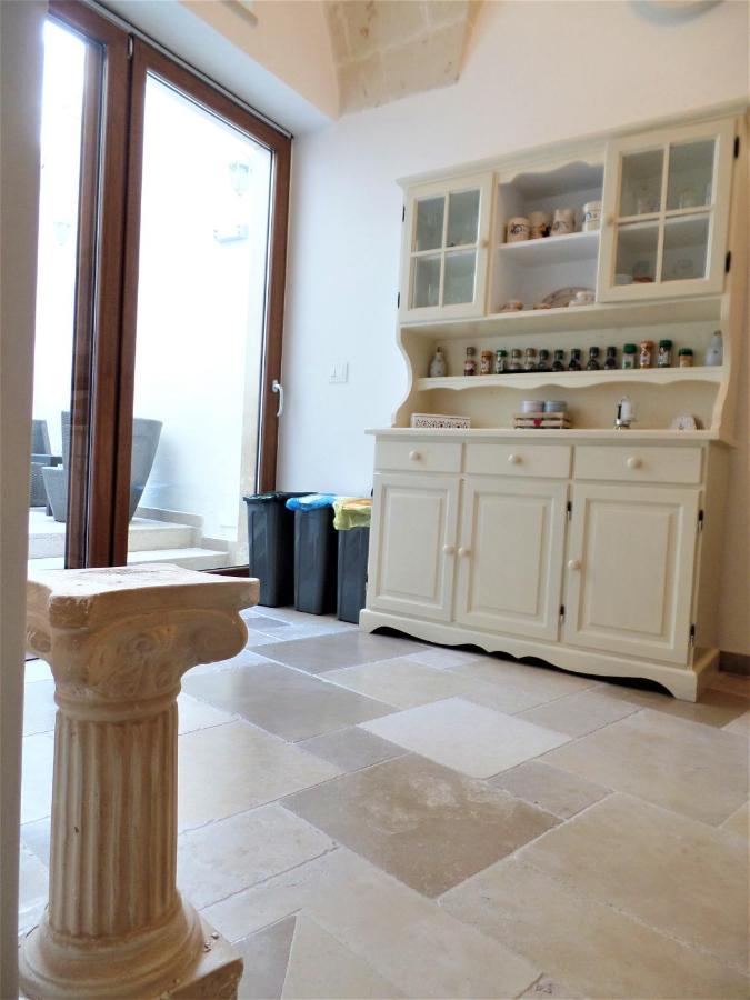 Regina Viarum Apartment, Historic City Centre Brindisi Eksteriør billede