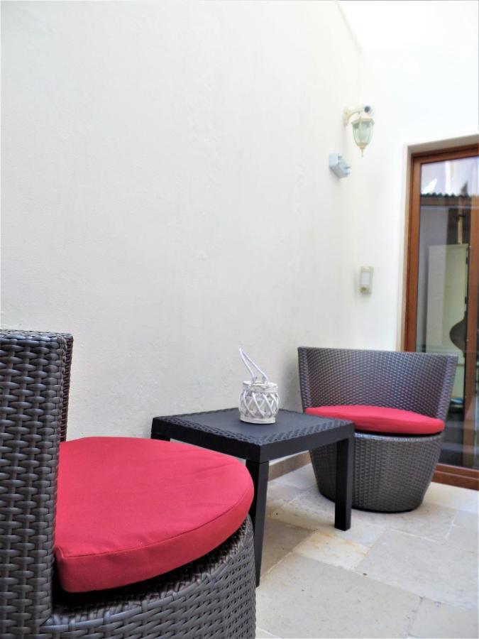 Regina Viarum Apartment, Historic City Centre Brindisi Eksteriør billede